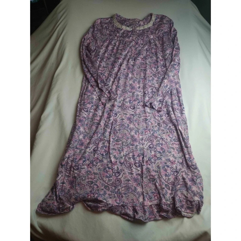 Secret Treasures Nightgown Womens Size XL Pink Paisley Long Sleeve Lace Trim